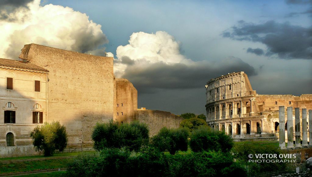 Italia - Roma - Colosseo e Santa Francesca Romama
